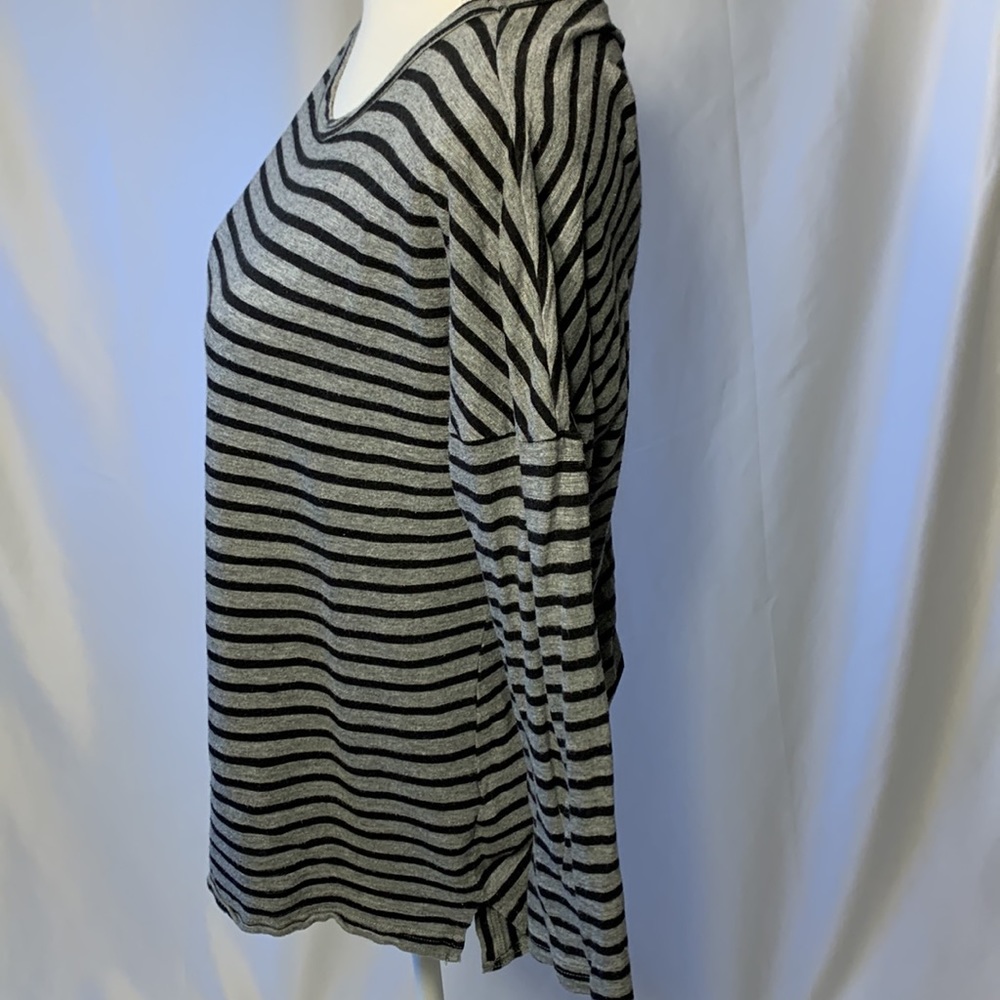 Banana Republic Women’s Malibu Tee - Picture 3 of 5